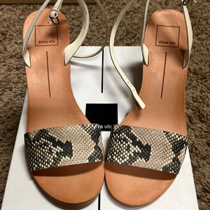 Dolce vita sandals